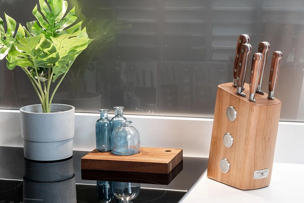 Rockingham Forge Pro Wood Series 5 Piece Set With Roll (9cm Paring Knife, 13cm Utility, 20cm Cooks Knife 20cm Bread & 20cm Carving Knife) - Image 10